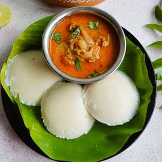 Idli(4 piece) - Chicken Curry