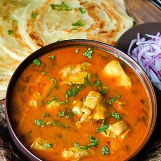 Parotta( 2 piece) & Chicken Salna